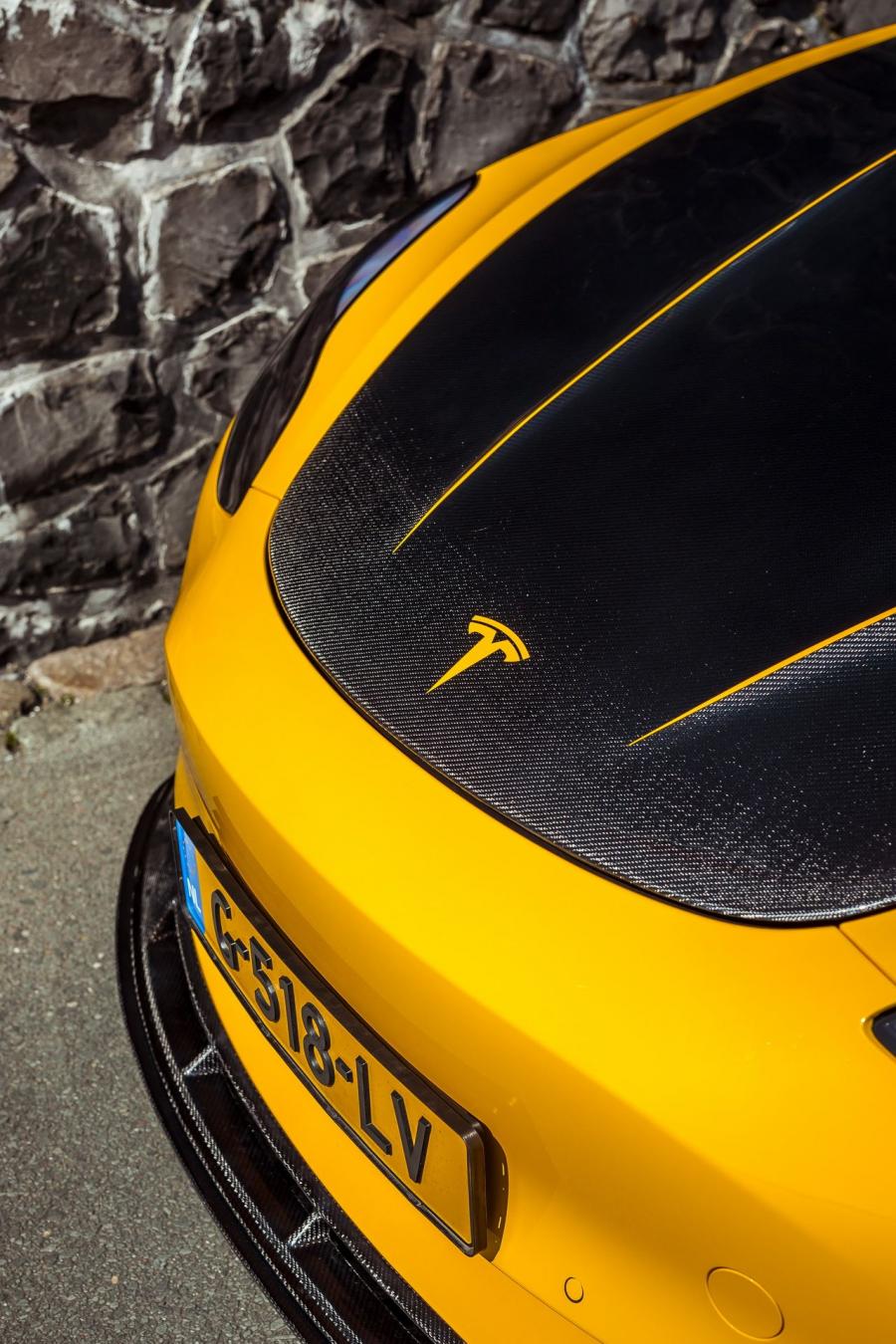 Детали экстерьера Tesla Model 3R EVO Yellow Flash by JP Customs & RevoZport 2020 года  (фото 7 из 12)